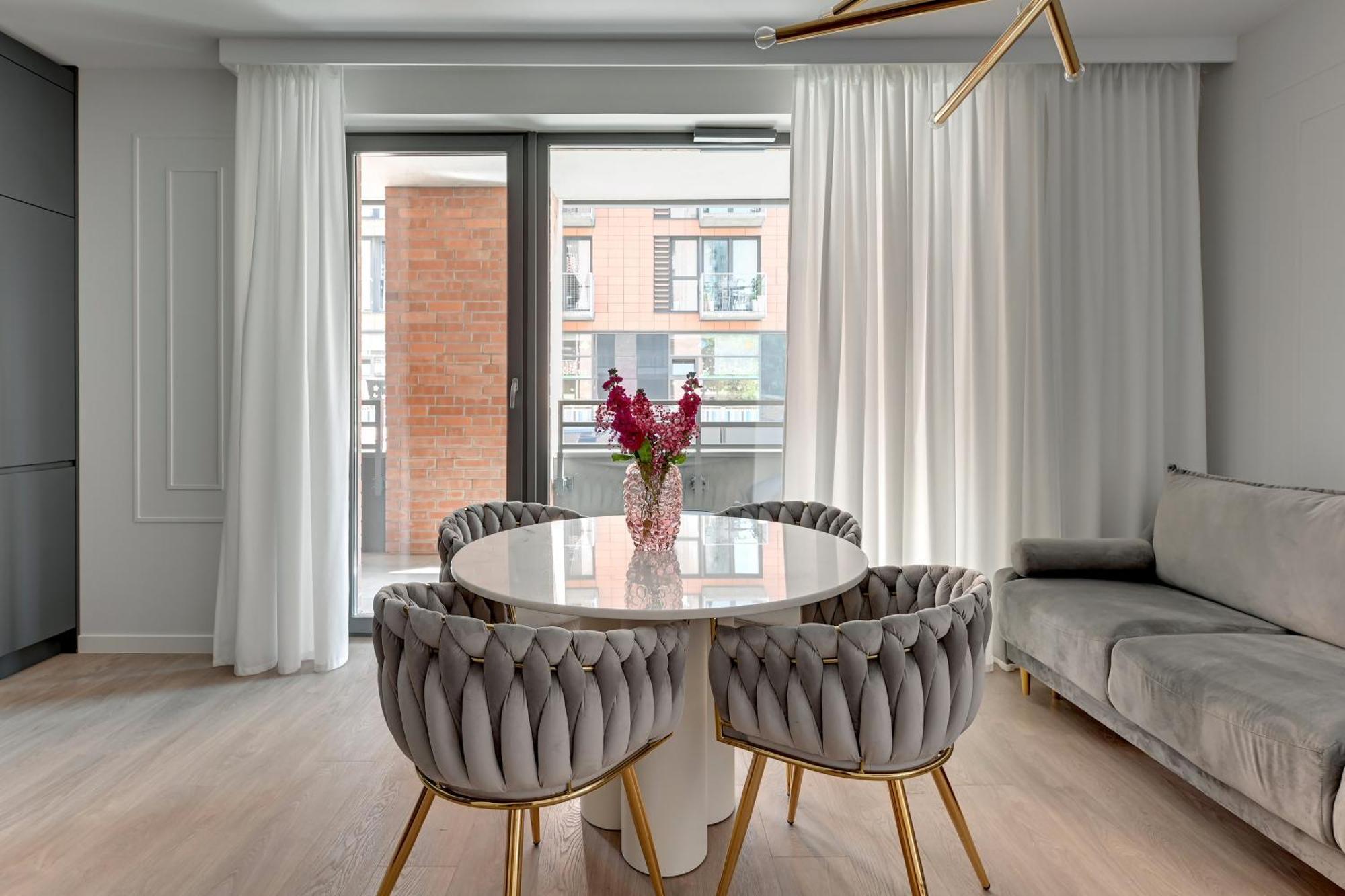 Scala 60h Center Premium With Parking By Lion * Gdańsk